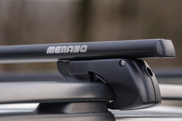 MENABO ΜΠΑΡΕΣ ΟΡΟΦΗΣ ΑΛΟΥΜΙΝΙΟΥ SHERMAN BLACK 120 cm ΣΕ ΜΑΥΡΟ ΧΡΩΜΑ ΓΙΑ SEAT Ateca 5 doors 2016> ΜΕ RAISED RAILS (Παράλληλες Μπάρες με Κενό) - 2 ΤΕΜ. (12280/MB)